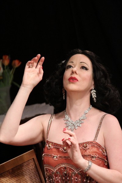 Heather Massie as Hedy Lamarr. Photo by Monica Callan